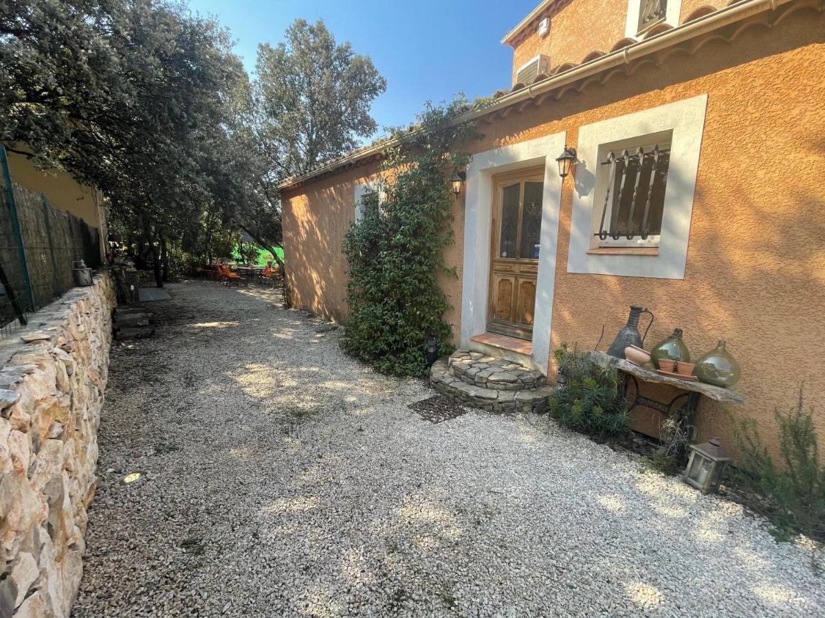 Russan Le Calme De La Garrigue Bed & Breakfast エクステリア 写真