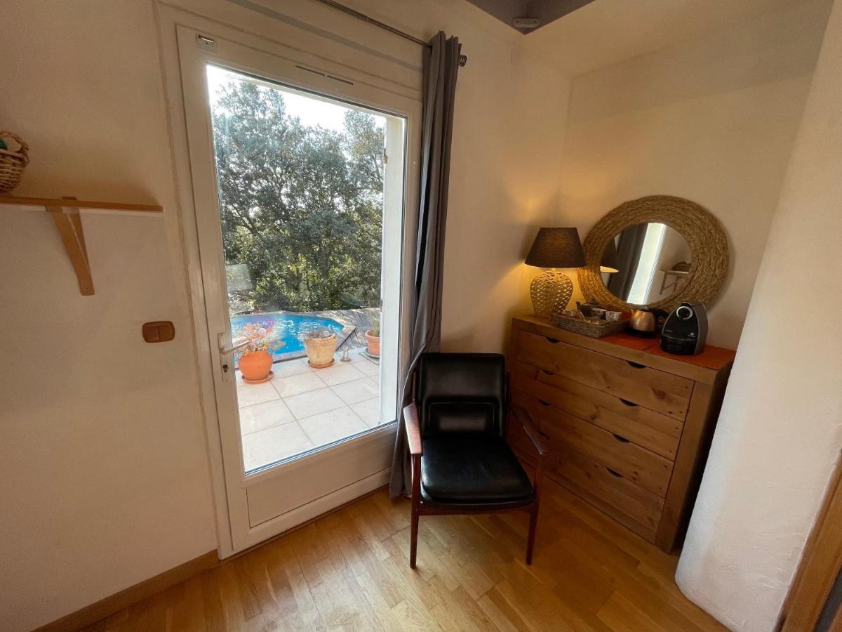 Russan Le Calme De La Garrigue Bed & Breakfast エクステリア 写真