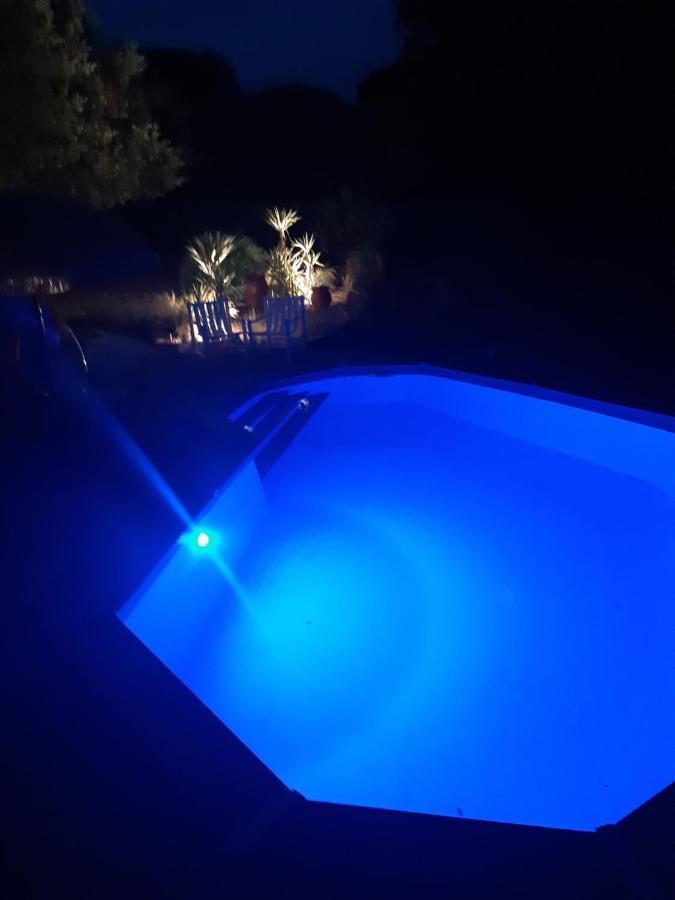 Russan Le Calme De La Garrigue Bed & Breakfast エクステリア 写真