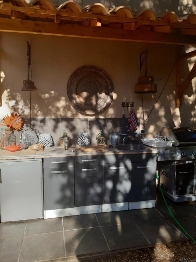 Russan Le Calme De La Garrigue Bed & Breakfast エクステリア 写真