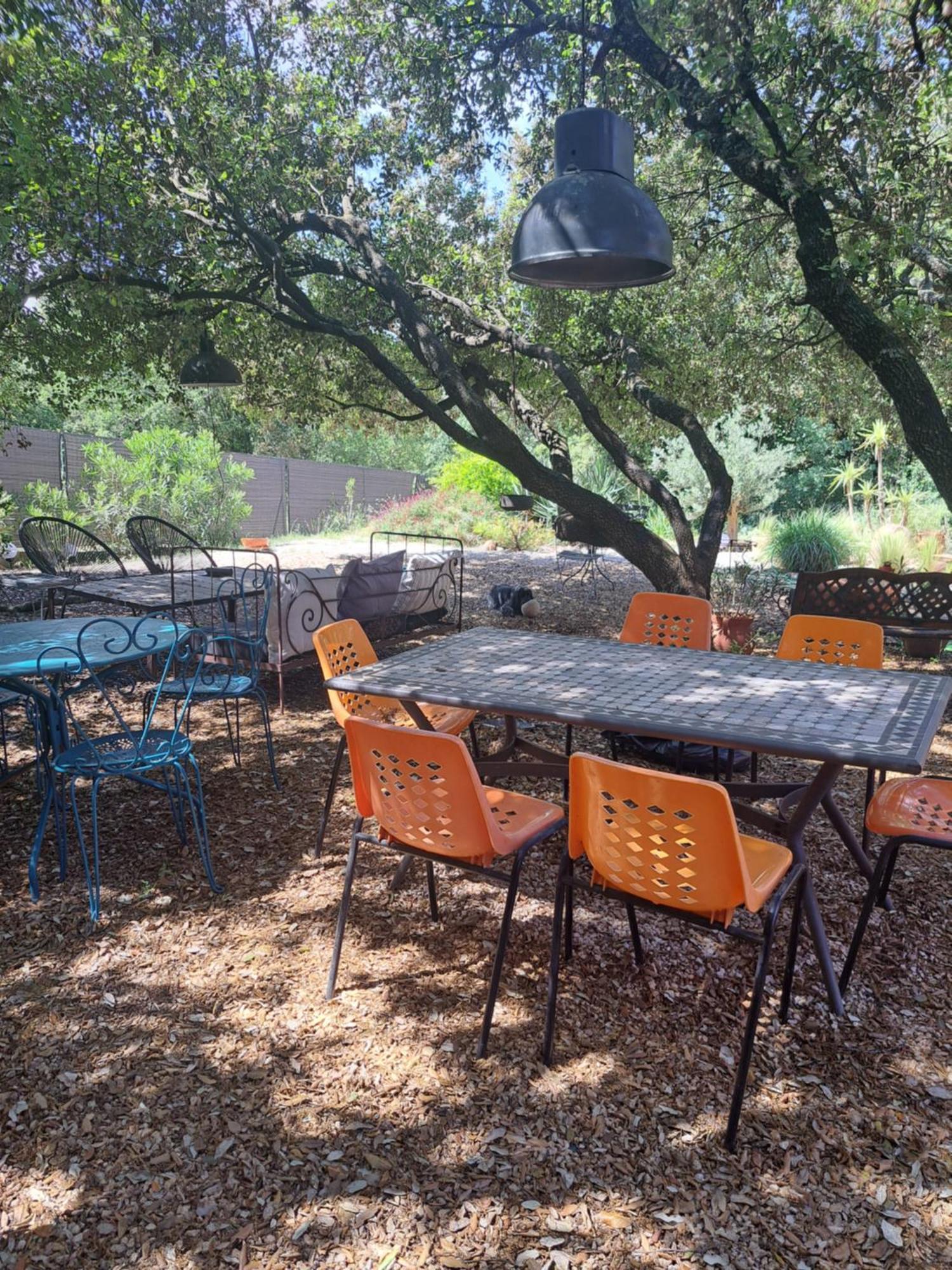 Russan Le Calme De La Garrigue Bed & Breakfast エクステリア 写真