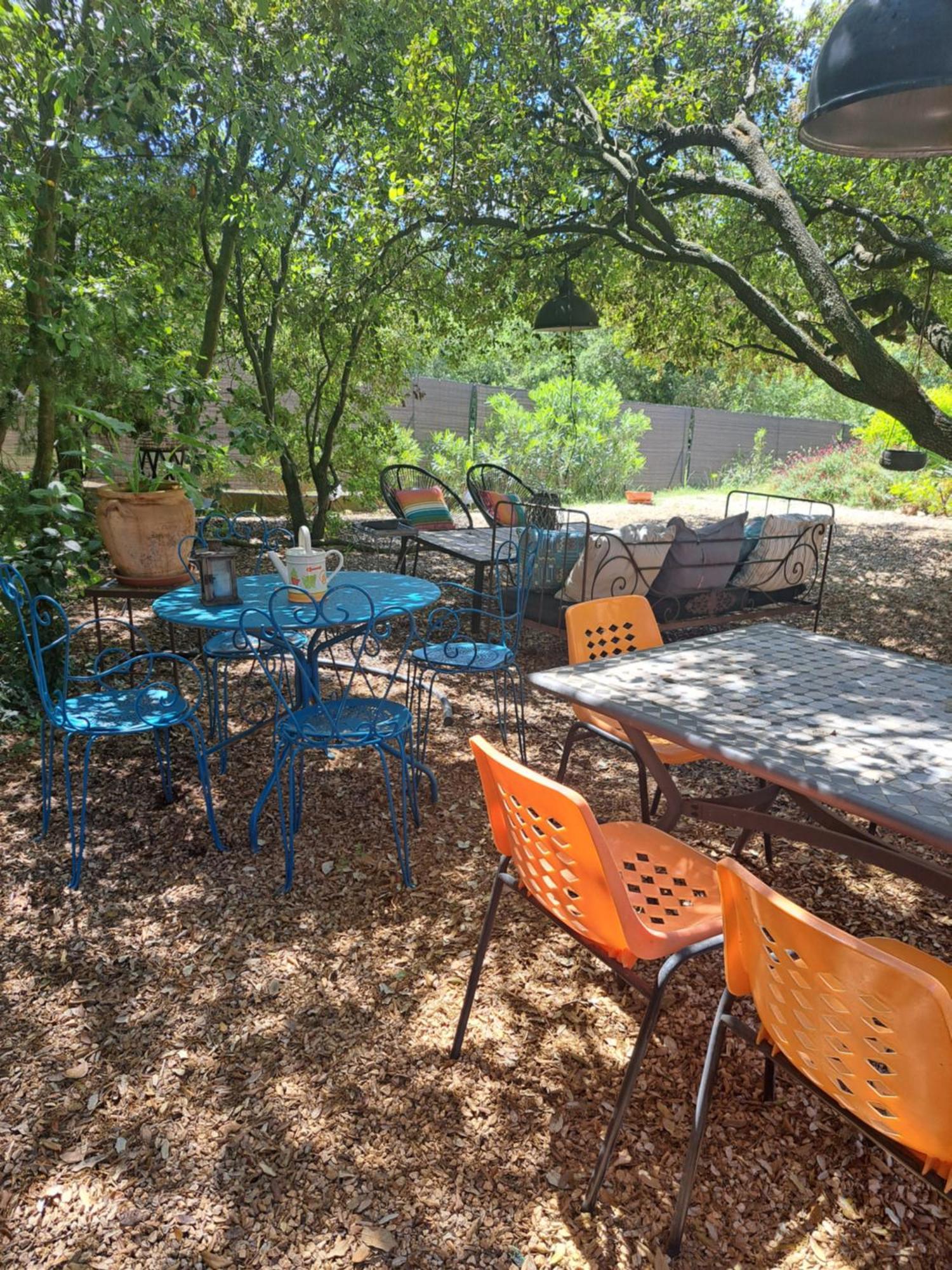 Russan Le Calme De La Garrigue Bed & Breakfast エクステリア 写真