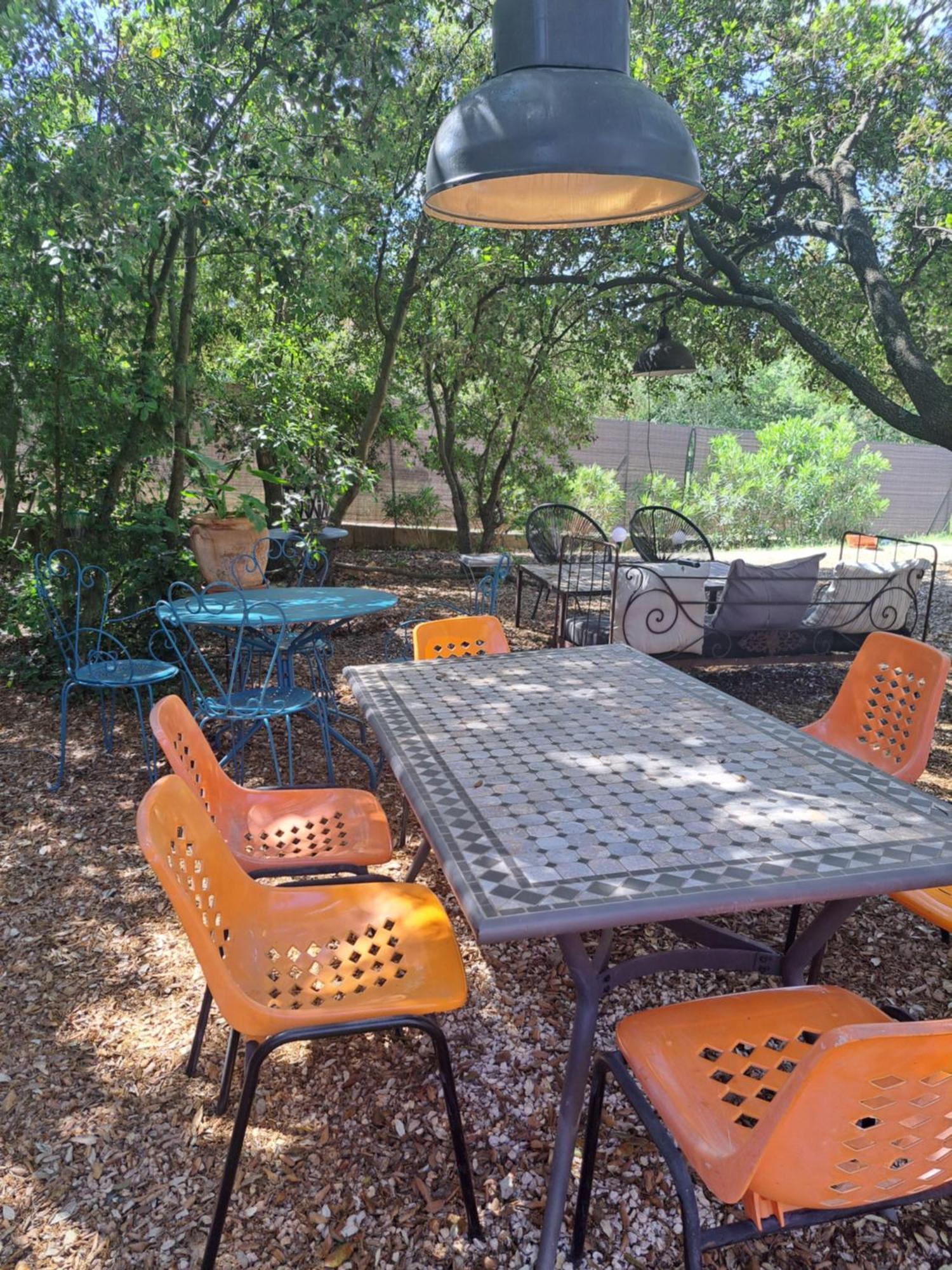 Russan Le Calme De La Garrigue Bed & Breakfast エクステリア 写真
