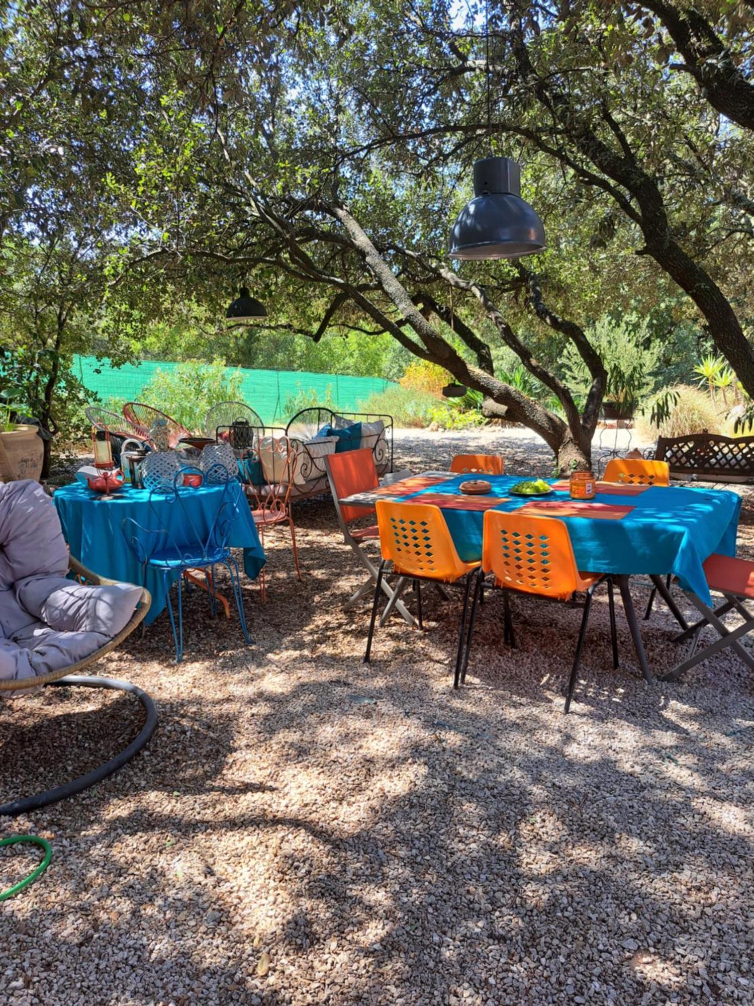 Russan Le Calme De La Garrigue Bed & Breakfast エクステリア 写真